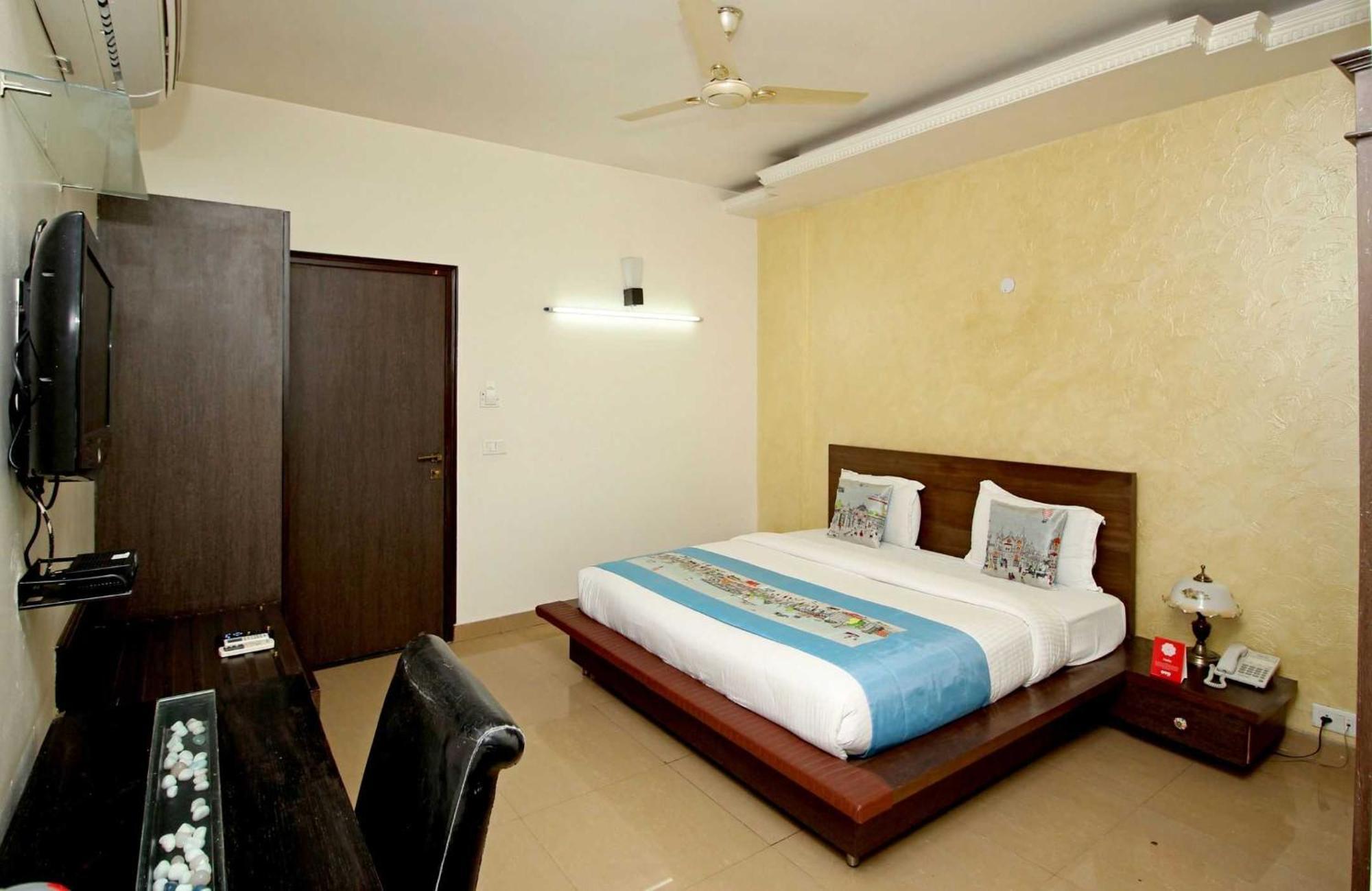 Super Collection O Sakshi Hotel Gurgaon Exterior photo
